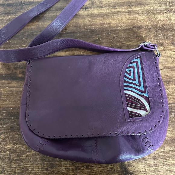 Handmade leather crossbody bag - Picture 2 of 4